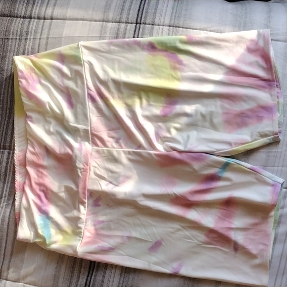 AFRM LAWSON HIGH WAIST BIKE SHORTS IN ABSTRACT MULTI TIE DYE XS - Picture 2 of 6